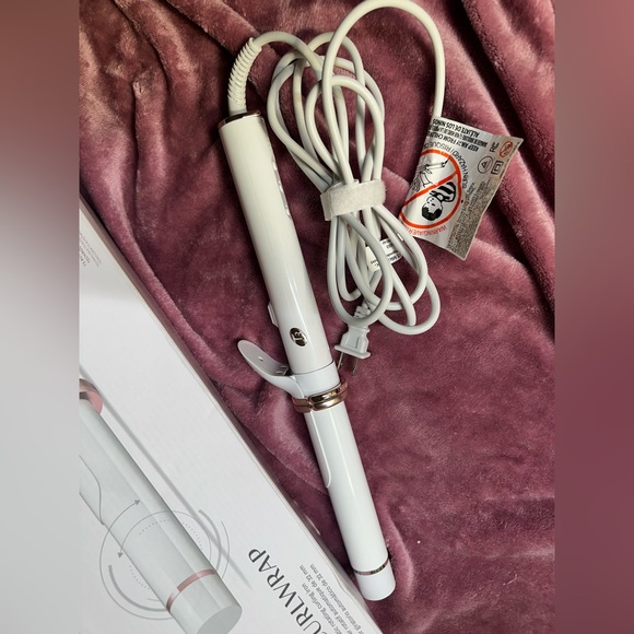 T3 White and Rose Gold Styling Wand main image 5